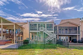 Stunning Waterfront View Fully Renovated! Elevator - Image 2