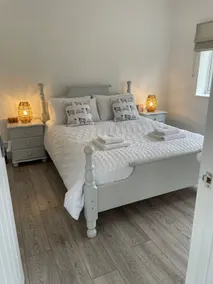 Adorable one bedroom cottage with free parking - Image 4
