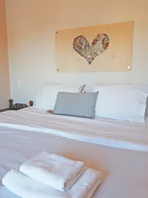 Arodamos, Open Plan Studio, 5'walking to the beach - Image 3