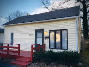 *Ideal* 2 BR 1 BA w/ Convenient Location - Image 3