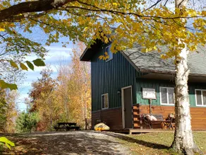 Trail's End Guesthouse Cabin Rental - Image 2