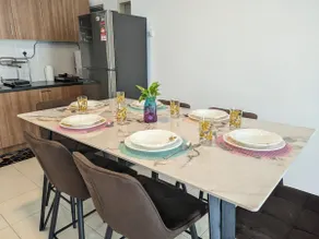 Aliy Homestay Near Klia with Free WI-FI & Netflix - Image 5