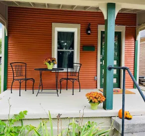 Pumpkin House. Chic downtown spotless fenced yard - Image 5