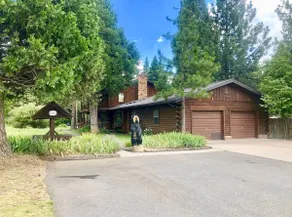 Headwaters Lodge of Mount Shasta - Image 2