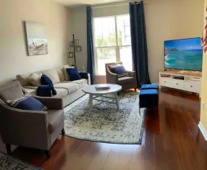 Luxury 4 BR townhome with pool - close to beach - Image 2