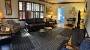 The Eagle’s Nest (3br Apt) - Image 3
