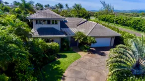 Large spacious home with A/C! Walk to Beach/Pool - Image 2