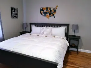 Stunning & Very Comfortable 2 Bedroom Home - Image 4