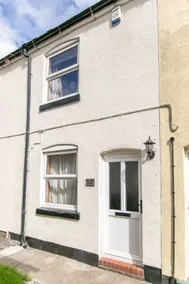 Charming terraced cottage close to Alton Towers - Image 2