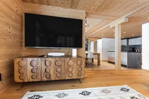 Chic Alpine Apartment for 5 - Perfect for skiers - Image 5