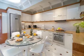 LIGHT SUITE | M house Suites - Image 5
