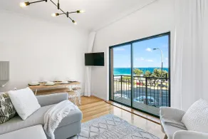The Rooftop: Beachfront views+ Parking+ BBQ+ Bar - Image 4