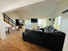 The Lake House Retreat - Image 5
