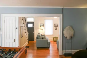 Spacious House with PARKING & Ideal for Long Stays - Image 4