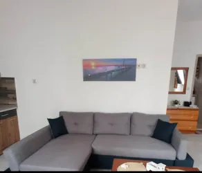 Two-bedroom luxury apartment - Image 5
