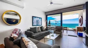 Beach-front spectacular view, sandy beach & beautiful oversize pools - Image 2