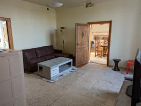 Country house with swimming pool - Image 3