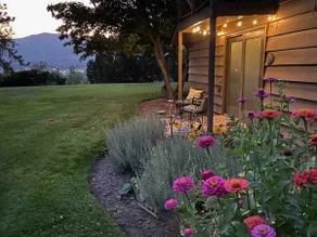 Browns Blooms & Rooms ~ come in and stay awhile! - Image 3