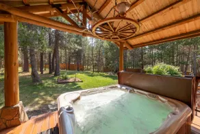 Cascade Basecamp, Fully Fenced/Hot Tub/Pet Friendly! - Image 2