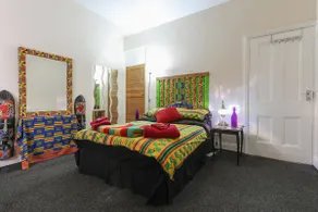 Guest is God in 2 bed house nr Bradford Uni - Image 2