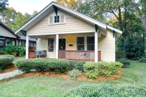 The Cottage on Hazel - Image 2