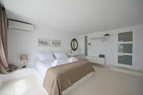 10' to Chora • Private Pool • Read Listing & Rules - Image 5