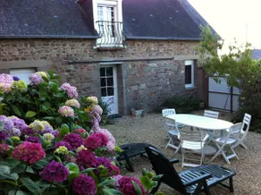 quiet house - Image 3