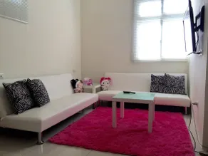 Family room in the middle floor of a 4-6 person building - Image 5