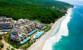 Luxe Beachfront at Veneros fully staffed with Chef - Image 4