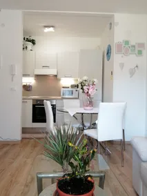Cosy Apartment - Image 2