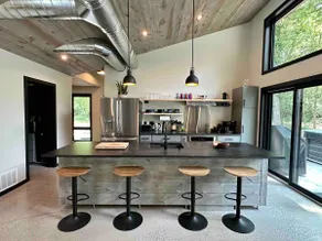 Modern Home, Hot Tub, Fireplace, Game Room - Image 5