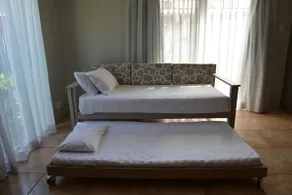 Castalia, compact self-catering overnight facility - Image 2