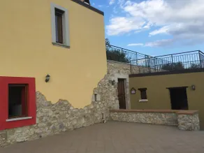 House with views of the olive trees - Image 4