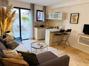 3-star intra-muros patio apartment - Image 3