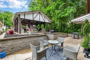💜2 Homes w/Courtyard🥂2 blocks 2 Main-Group Trips - Image 4