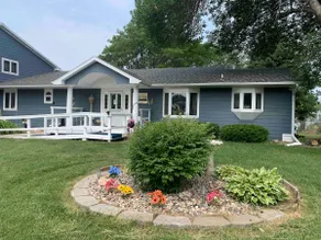 Riverview Whole House Rental 9 rooms sleeps 22 - Image 2