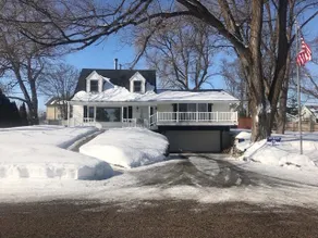 Spacious Home - The Barry House sleeps 8/10 people - Image 4