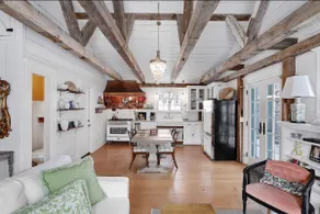 Cozy Cottage - Heart of Downtown Wayzata - Image 3