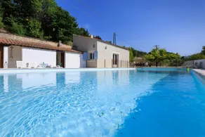Family house in the middle of the Luberon - Image 5