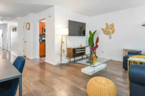 Lavish 3Bed Apt ! Free Gated Parking! 30 min NYC! - Image 2