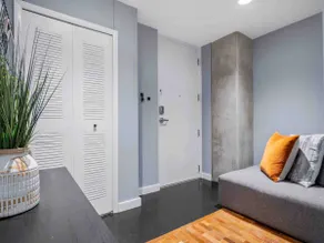 Lovely 2/2 Thorton Park Condo w/ secure parking - Image 2