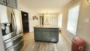 Homey University Park Place - Image 3
