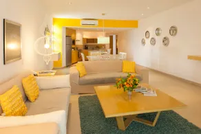 Huge Sunny Penthouse on Golf Course - Image 3