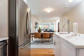 Super Convenience 2BR Condo W / Privat parkering i Newton - Image 3