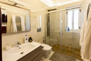 Modern Home! 2 Min Walk to Beach! Sleeps 6! - Image 4