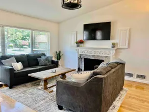 Modern luxury private home near JFK and UBS Arena - Image 2