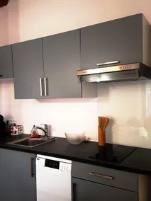 Comfortable 2-room apartment on the ground floor near the city center. - Image 4