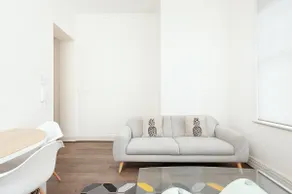 STUNNING SYDNEY HOME 1 - Image 3
