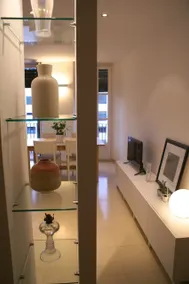 Amazing apt overlooking the river - Image 2