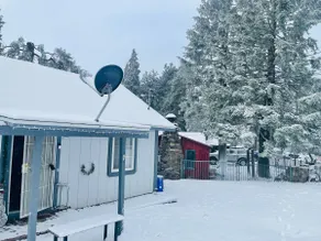 Cozy Crestline Cabin w/mountain view - Image 5
